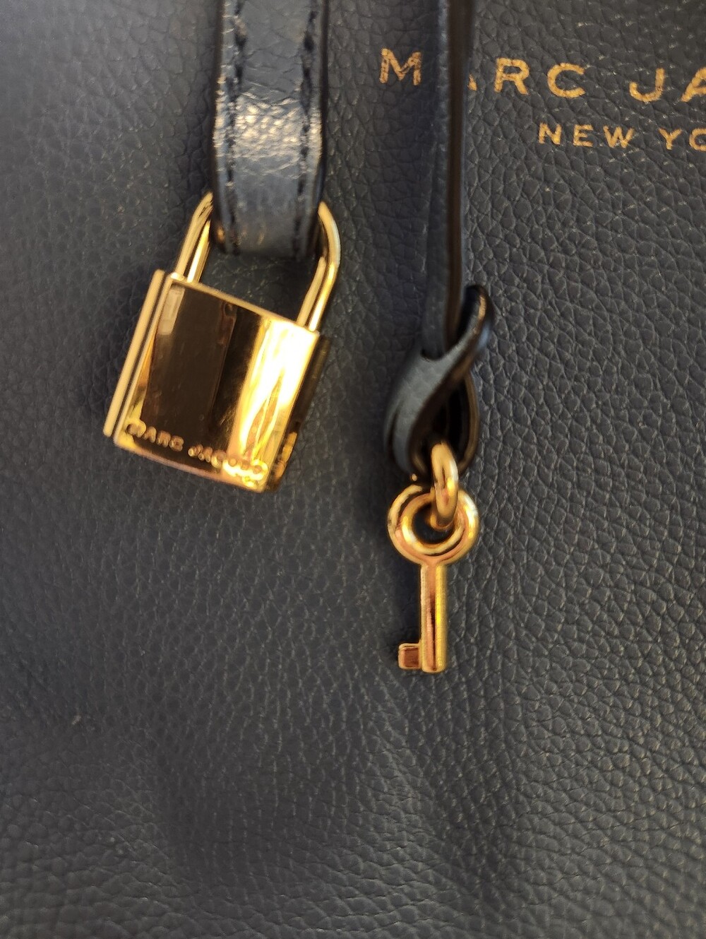LOW START Marc Jacobs Navy Grind Tote Bag - Picture 2 of 12